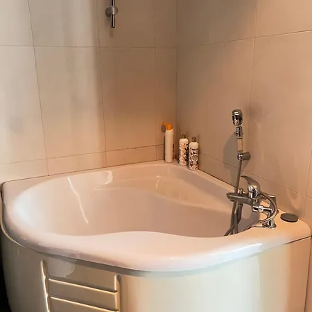 Quite And Peaceful Homestay Zebbug (Southern Region)